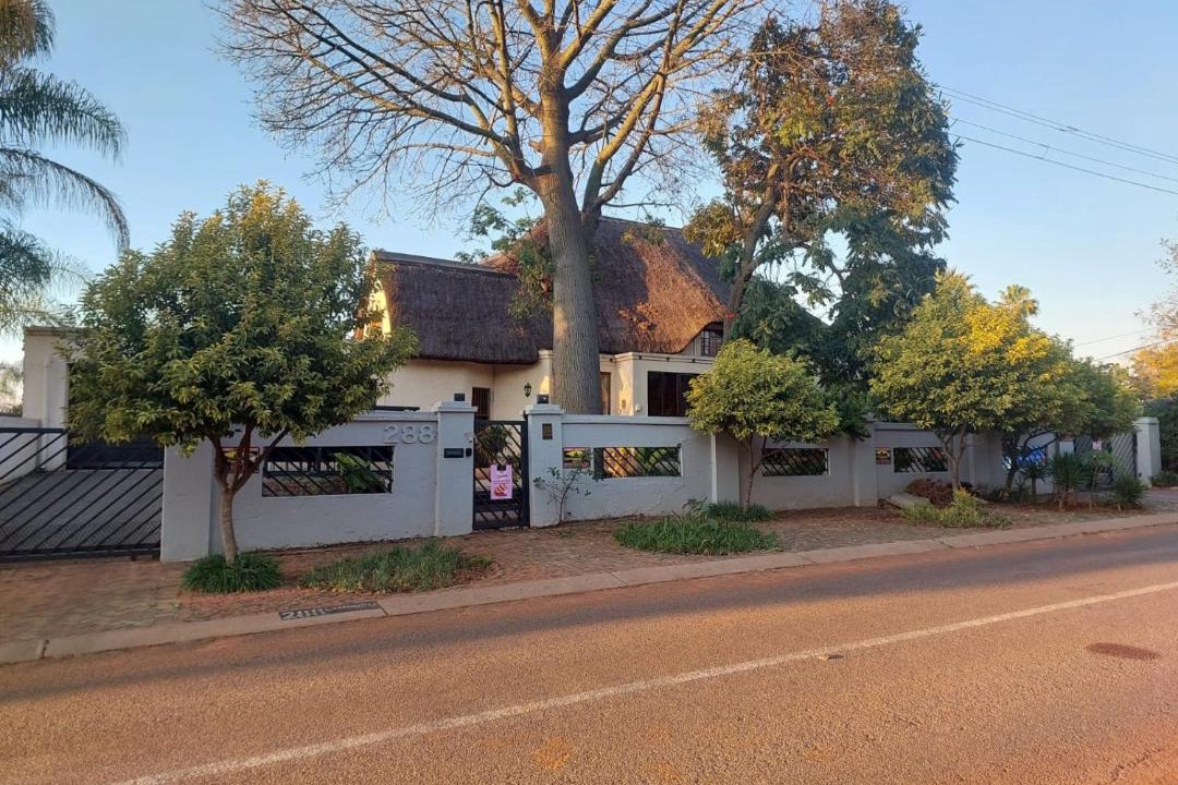 Photo of Buildings in Sinoville