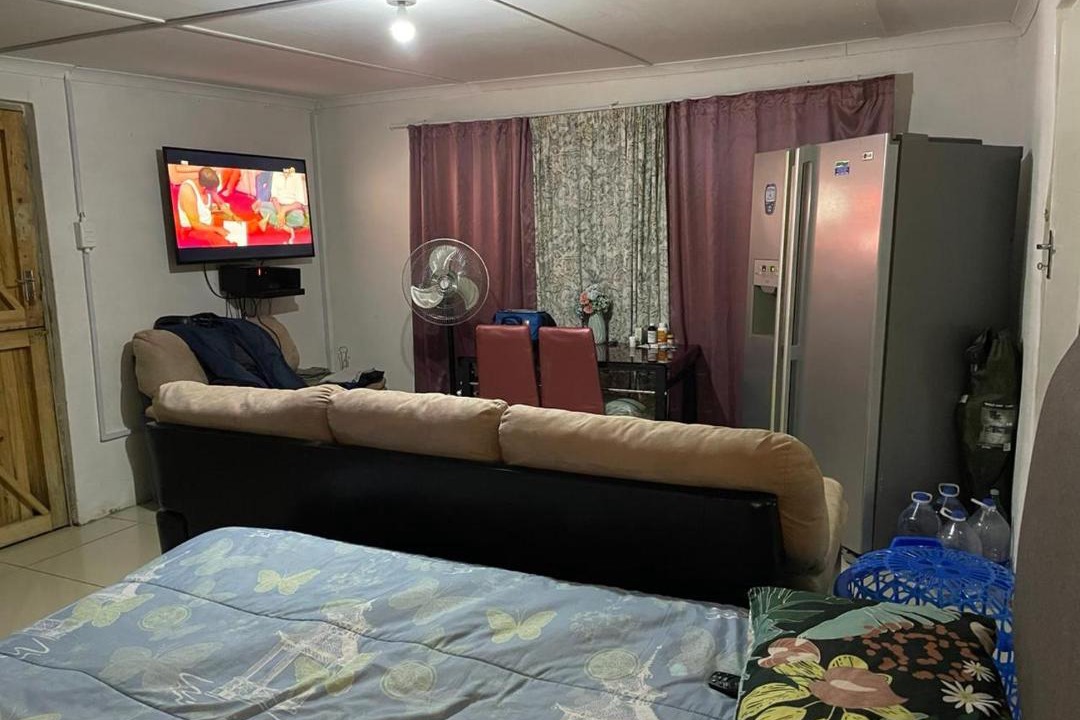 Photo of Livingroom in King William's Town