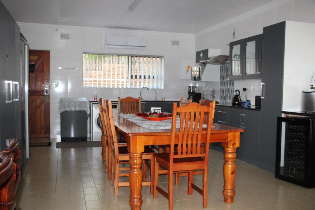 Photo of Kitchen in Mountainside
