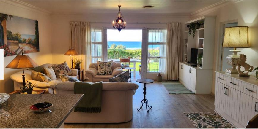 Photo of Livingroom in Port Edward