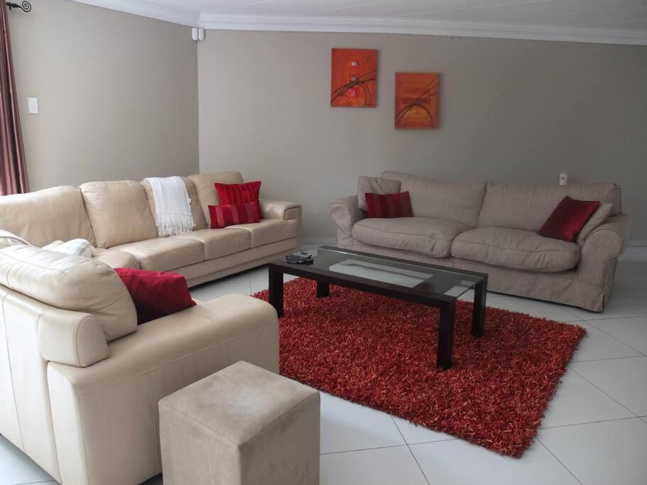 Photo of Livingroom in Ekurhuleni