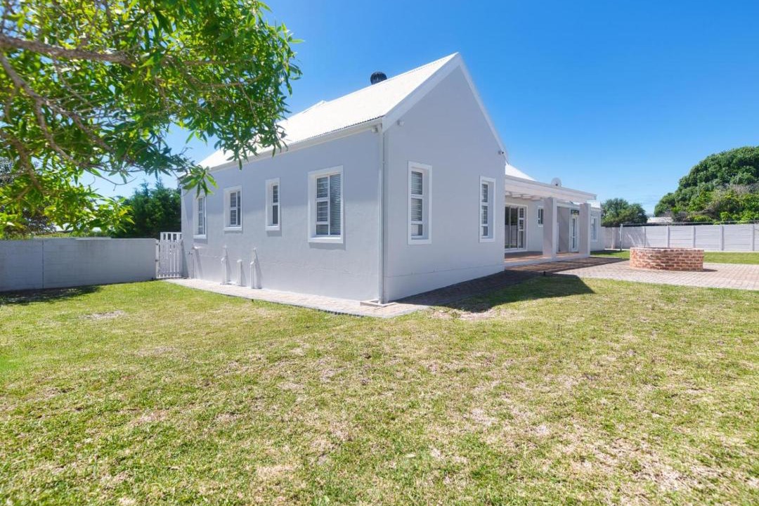 Photo of Buildings in Struisbaai