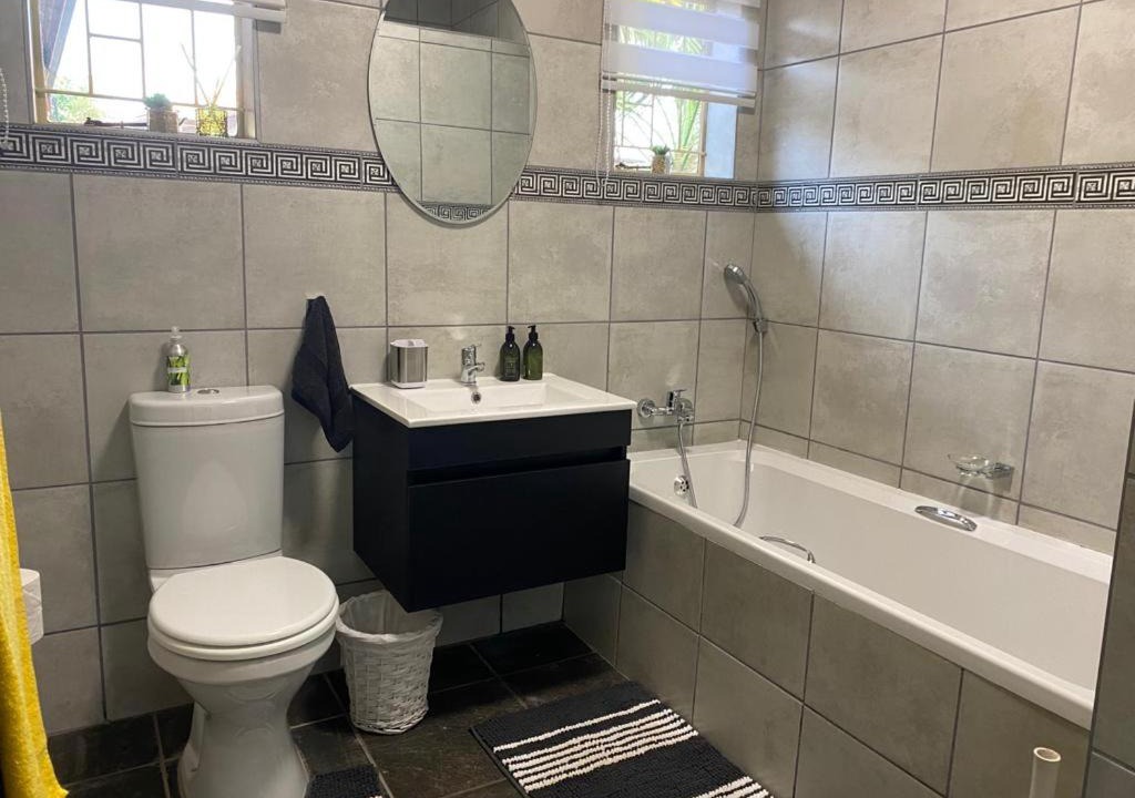 Photo of Bathroom in Eldoraigne