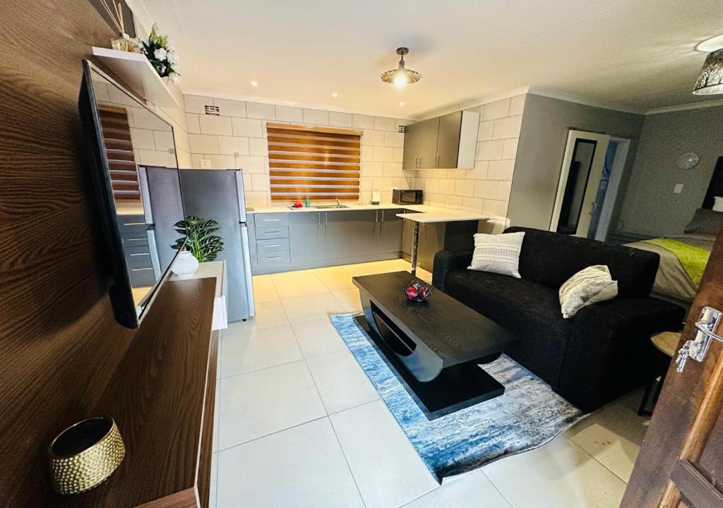 Photo of Livingroom in Bezuidenhout Valley