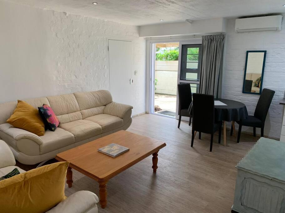 Photo of Livingroom in Darling