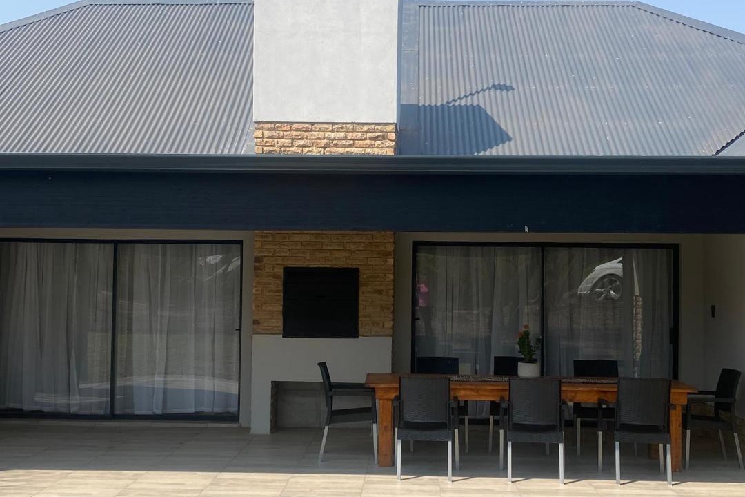 Photo of Others in Parys