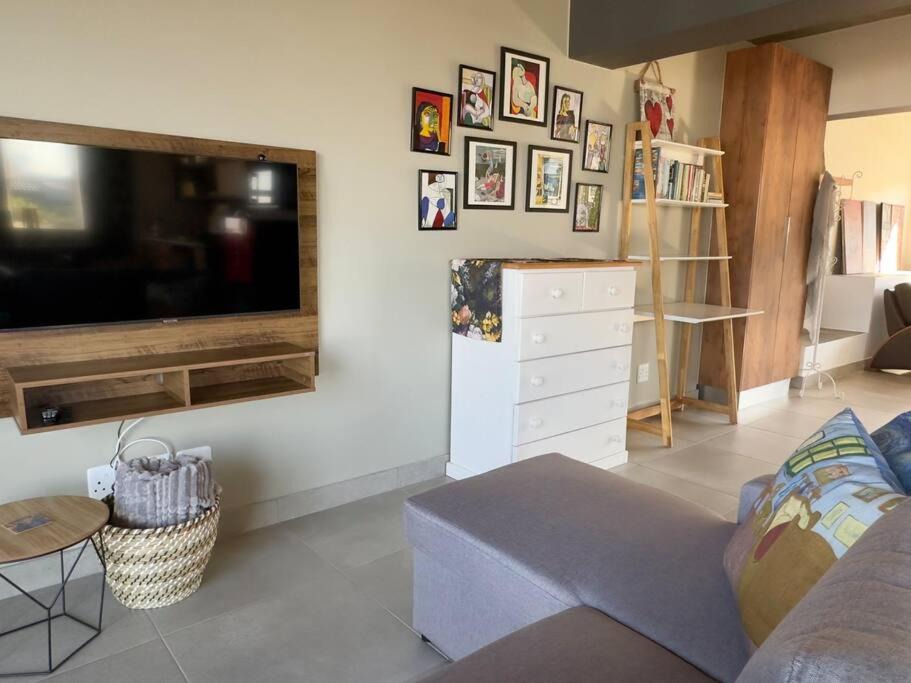Photo of Livingroom in Pinnacle Point