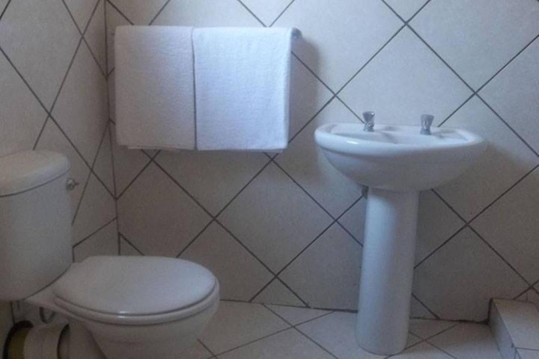 Photo of Bathroom in Steenbok