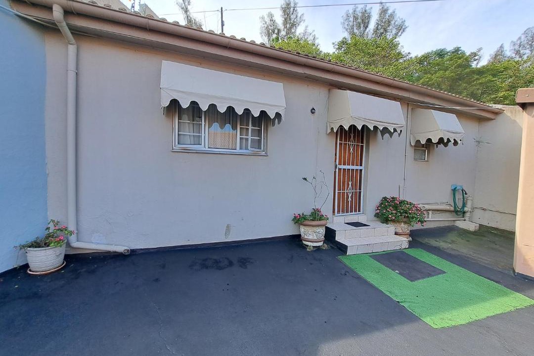 Photo of Buildings in La Mercy