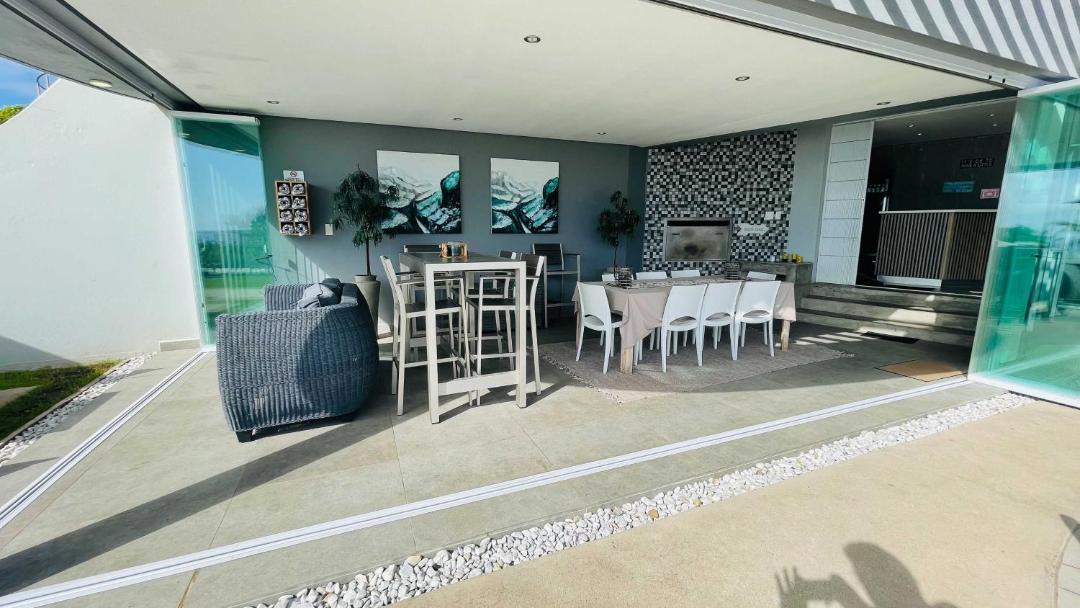 Photo of Patio Balcony in Sheffield Beach