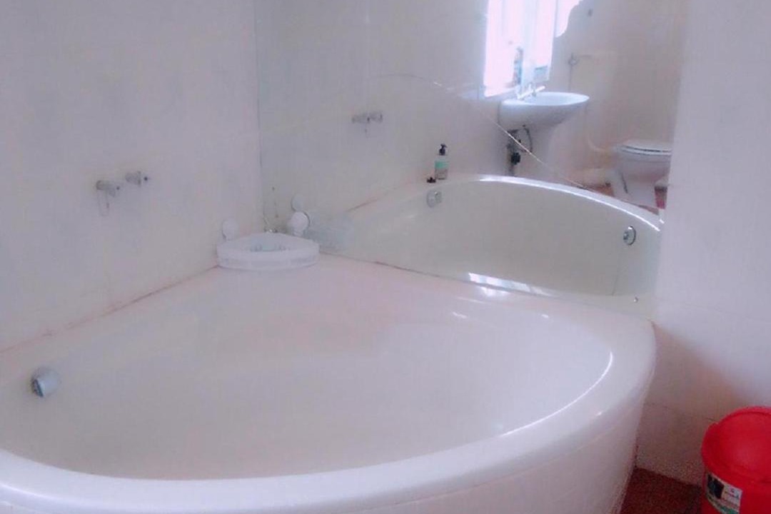 Photo of Bathroom in Edenburg
