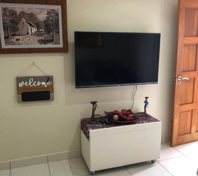 Photo of Livingroom in Reebok
