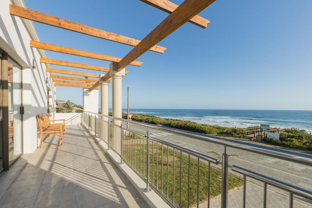 Photo of Patio Balcony in Wilderness Beach