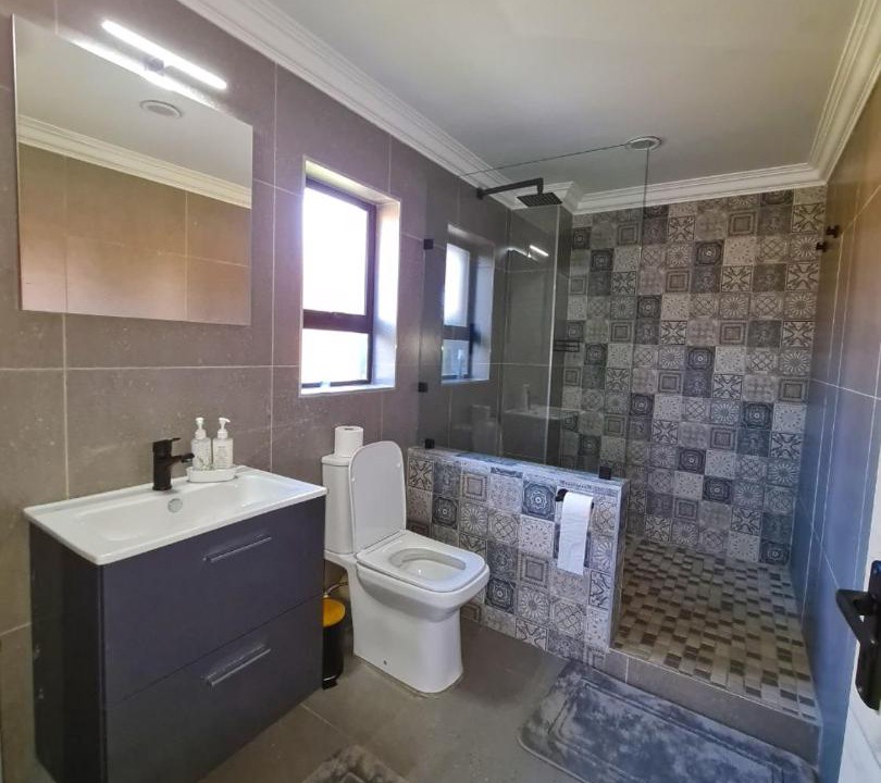 Photo of Bathroom in Emalahleni