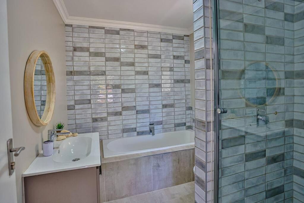 Photo of Bathroom in Shaka's Rock