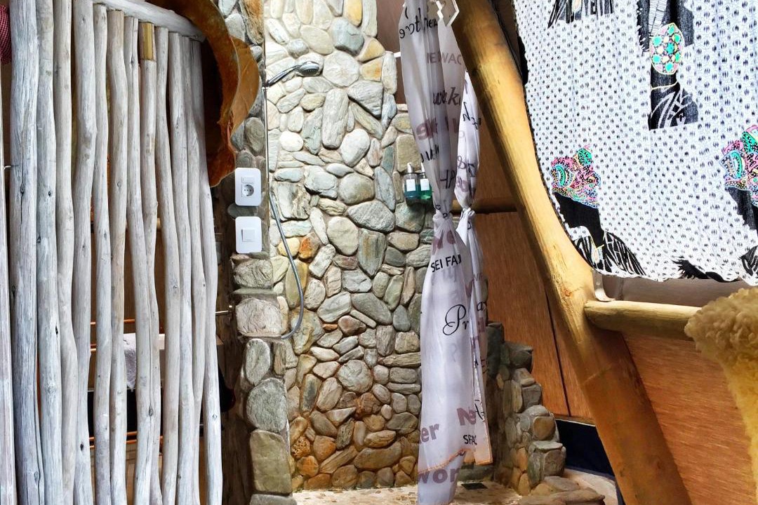 Photo of Others in Paternoster