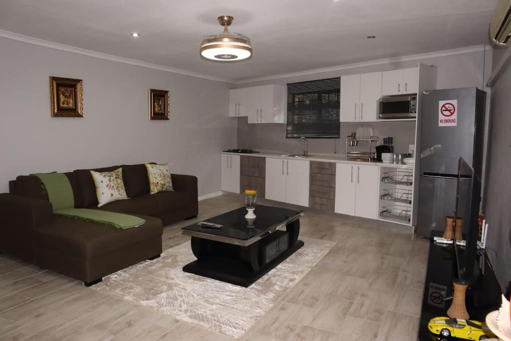 Photo of Livingroom in Berea