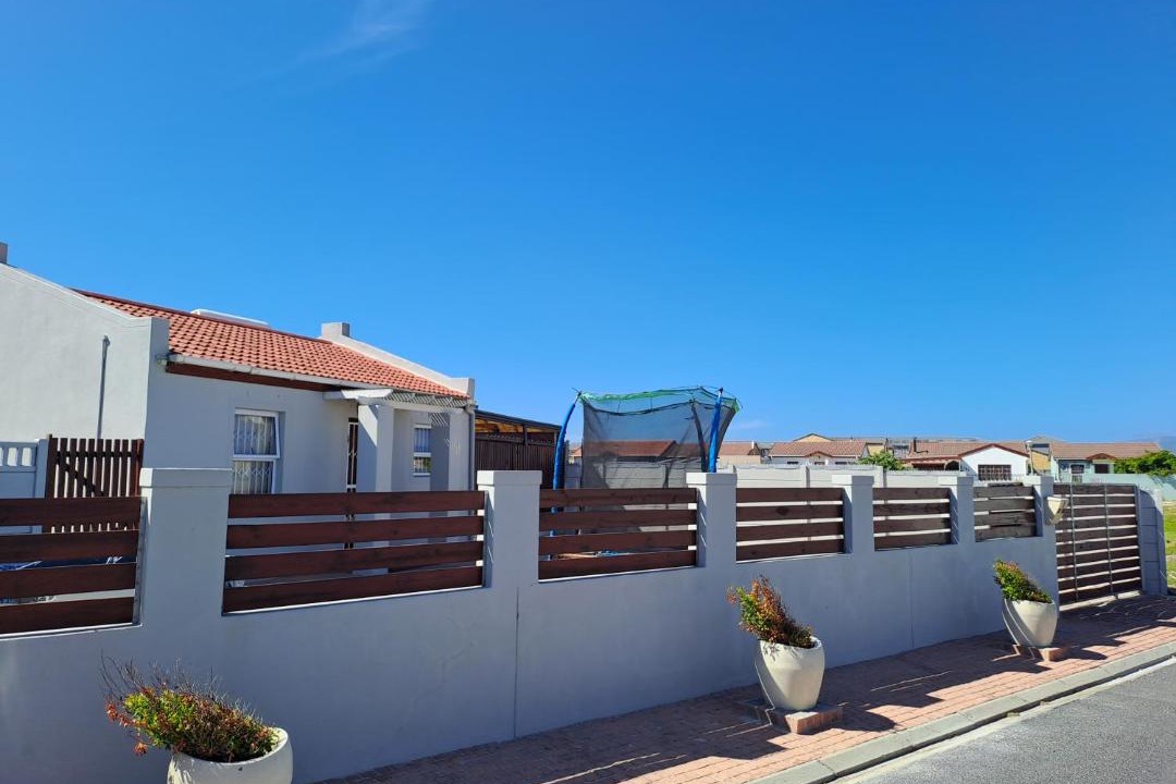 Photo of Buildings in Marina da Gama