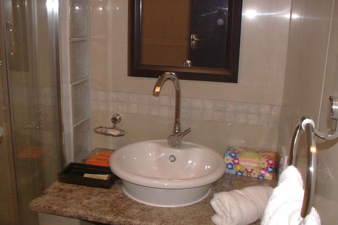 Photo of Bathroom in Eldoraigne