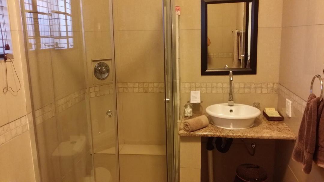Photo of Bathroom in Eldoraigne