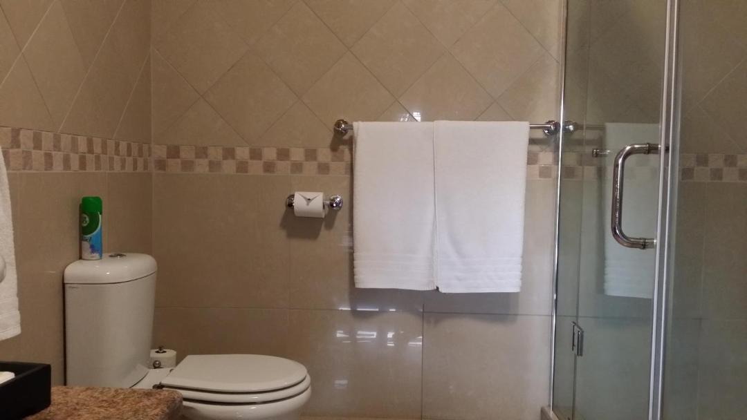 Photo of Bathroom in Eldoraigne