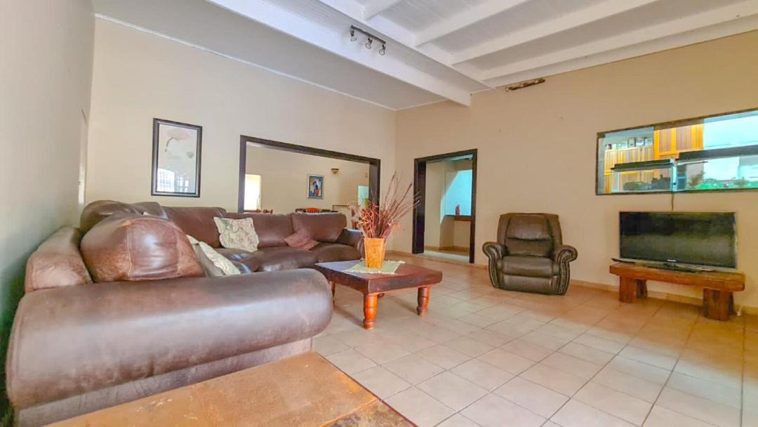 Photo of Livingroom in Thabazimbi