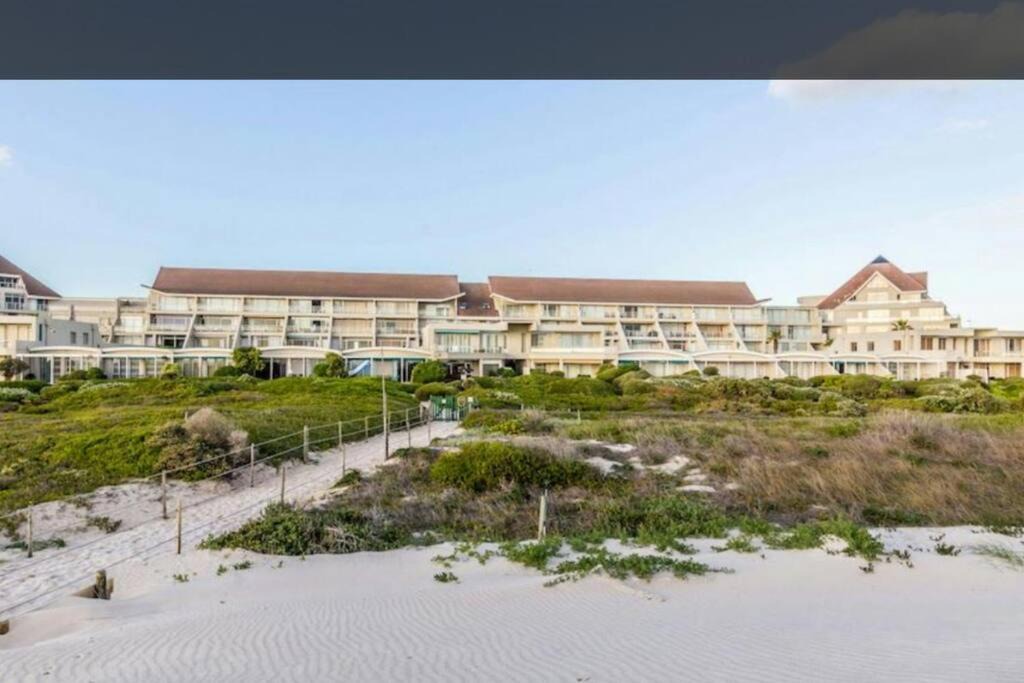 Photo of Others in Bloubergstrand