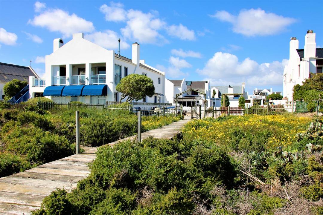 Photo of Others in Paternoster