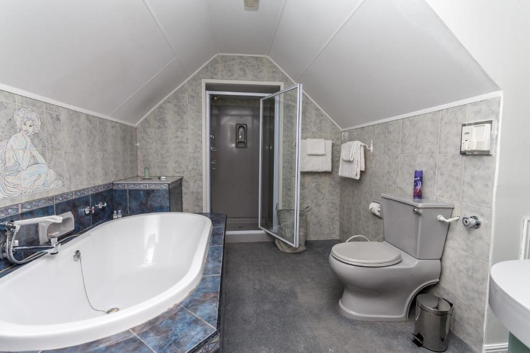 Photo of Bathroom in Graaff-Reinet