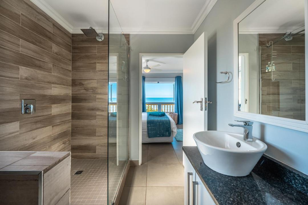 Photo of Bathroom in Shaka's Rock