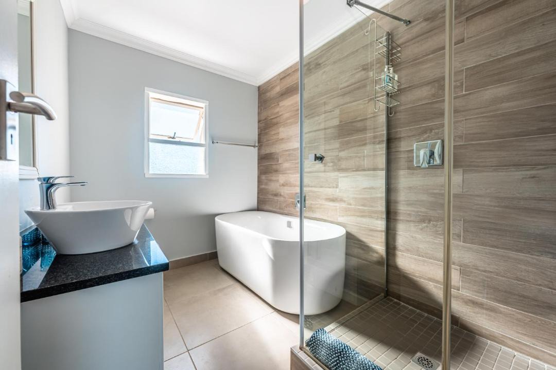 Photo of Bathroom in Shaka's Rock