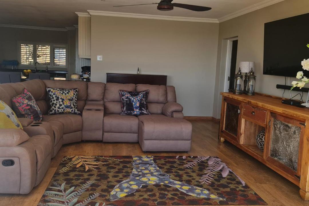 Photo of Livingroom in Cathkin Park