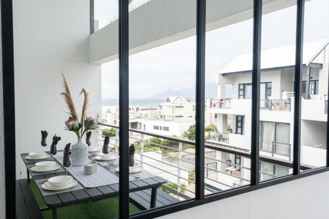 Photo of Patio Balcony in Big Bay