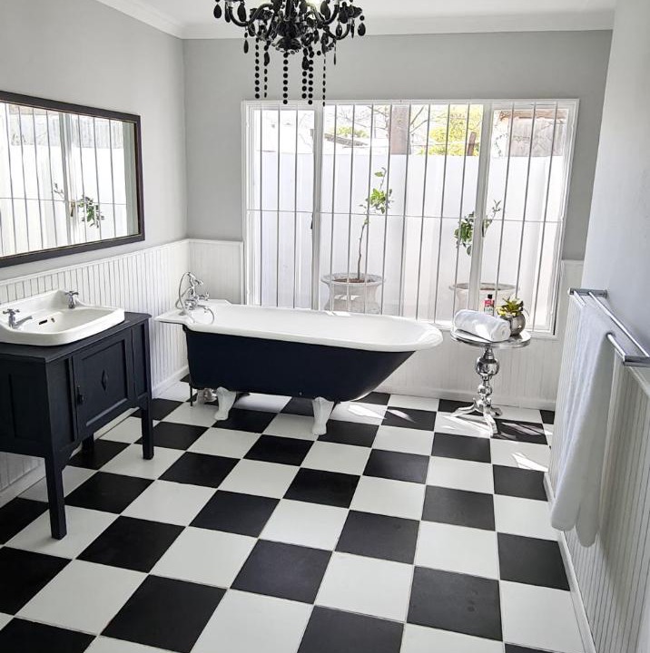 Photo of Bathroom in Graaff-Reinet