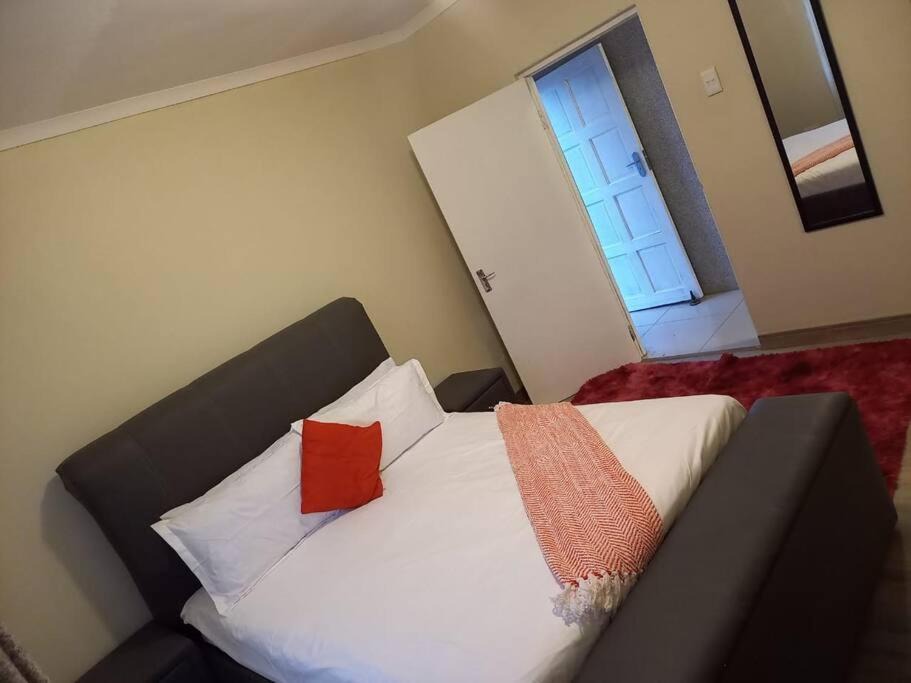 Photo of Bedroom in Umtata