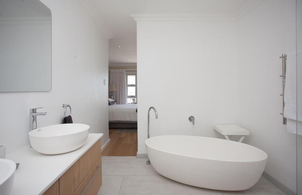 Photo of Bathroom in Pollok Beach