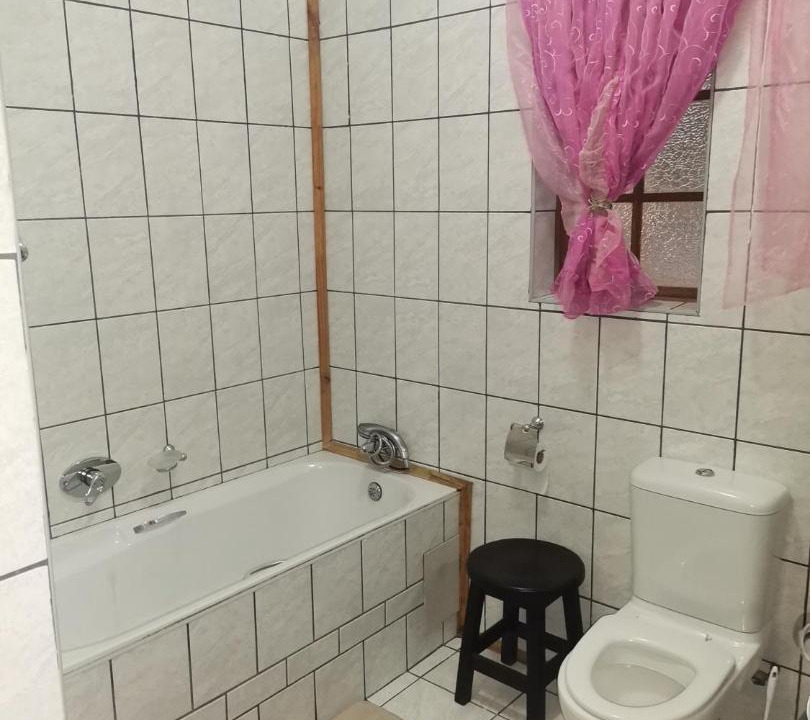 Photo of Bathroom in Riebeeckstad