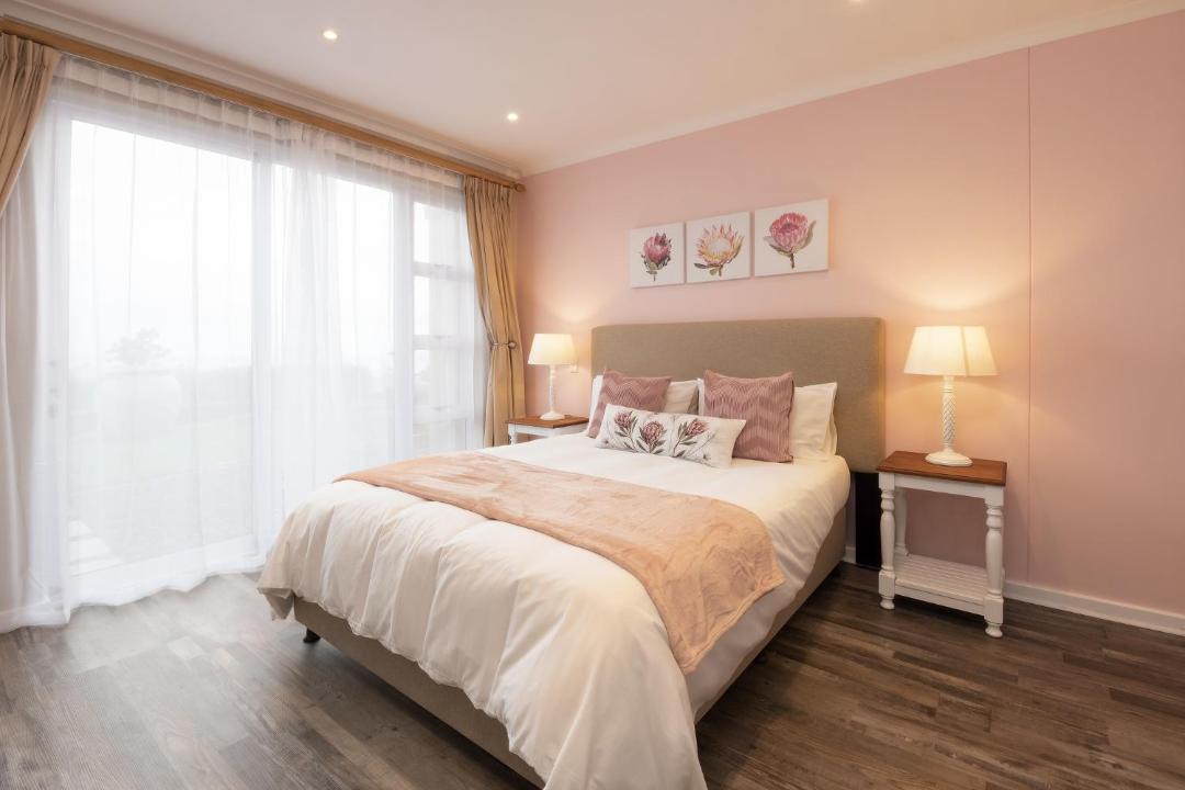 Photo of Bedroom in Pinnacle Point