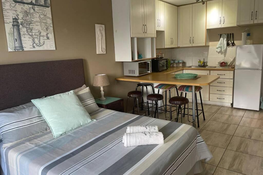 Photo of Livingroom in Margate Beach