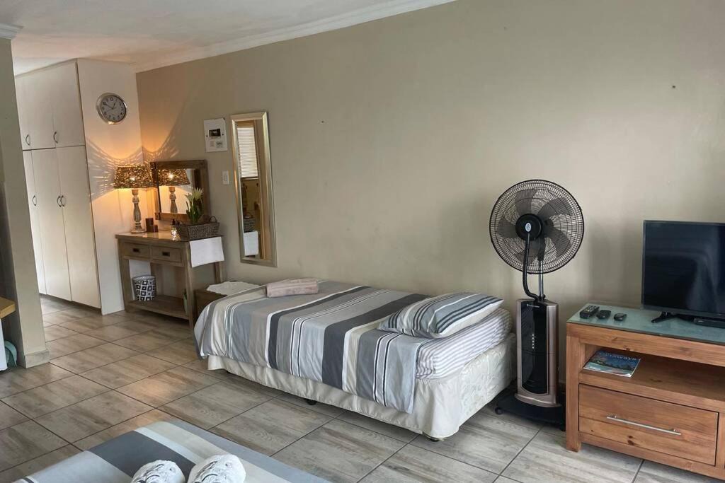 Photo of Bedroom in Margate Beach