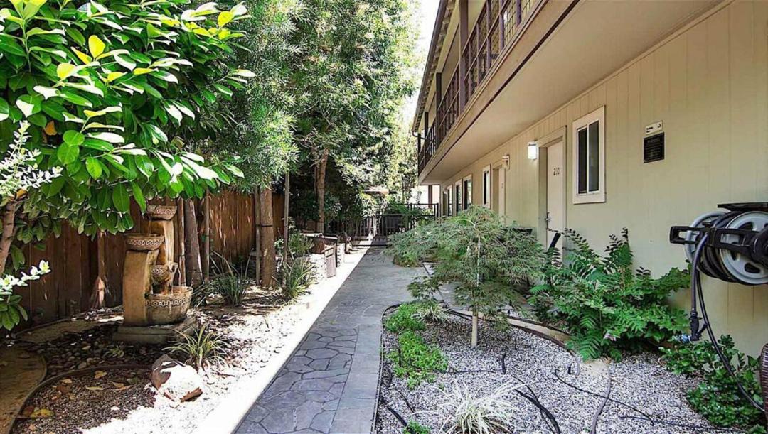 Photo of Others in Palo Alto
