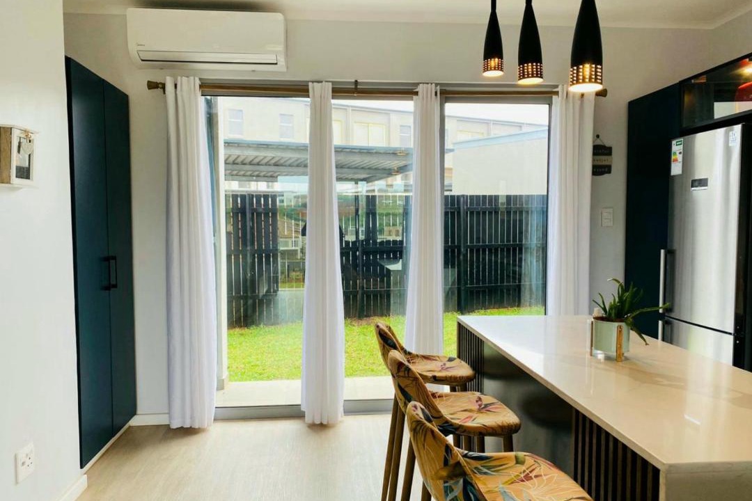 Photo of Livingroom in Sheffield Beach