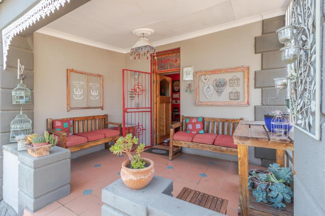 Photo of Others in Parys