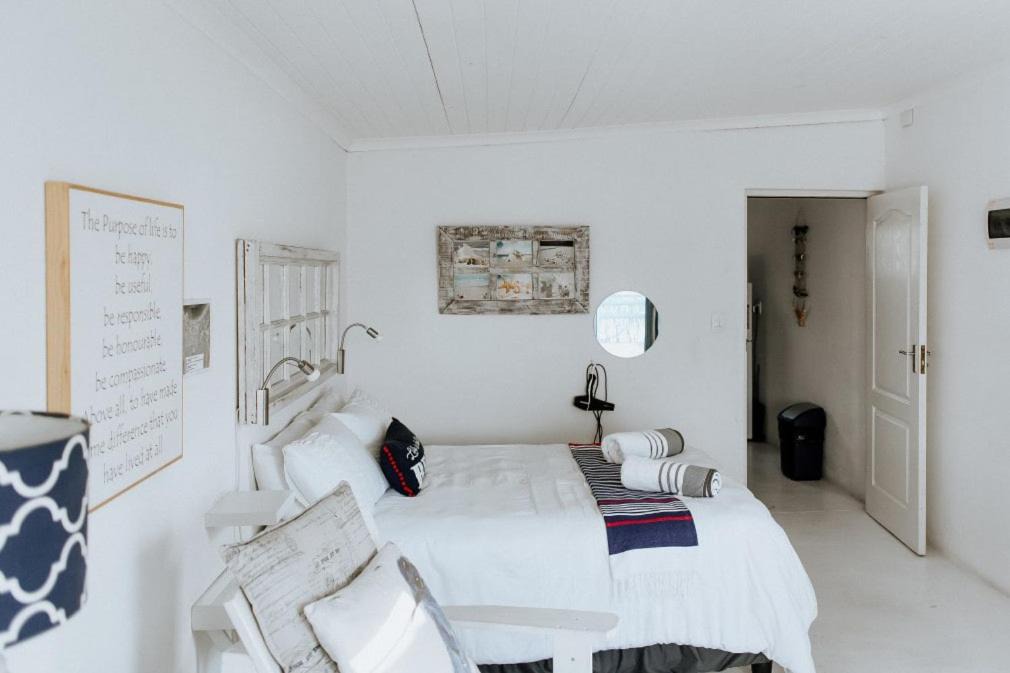 Photo of Others in Paternoster