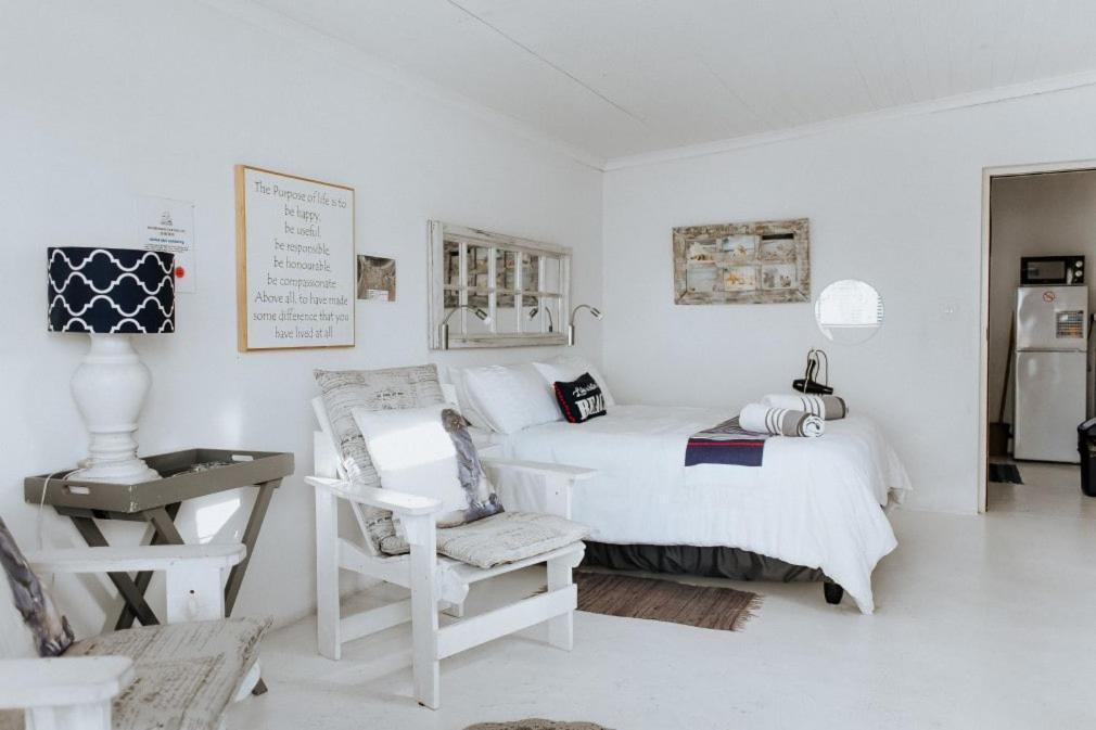 Photo of Others in Paternoster