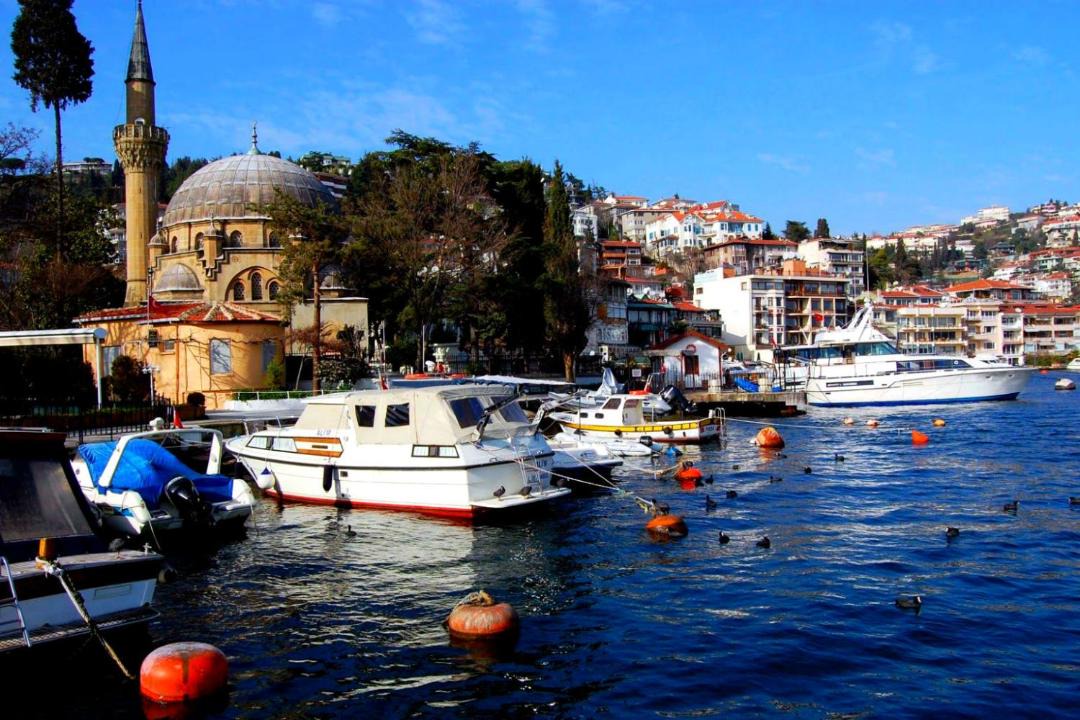 Photo of Others in Bebek