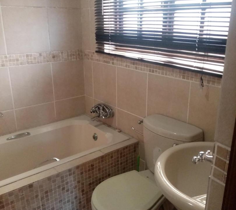 Photo of Bathroom in Emalahleni