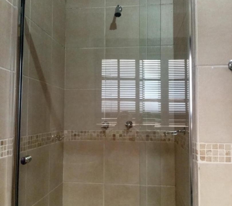 Photo of Bathroom in Emalahleni