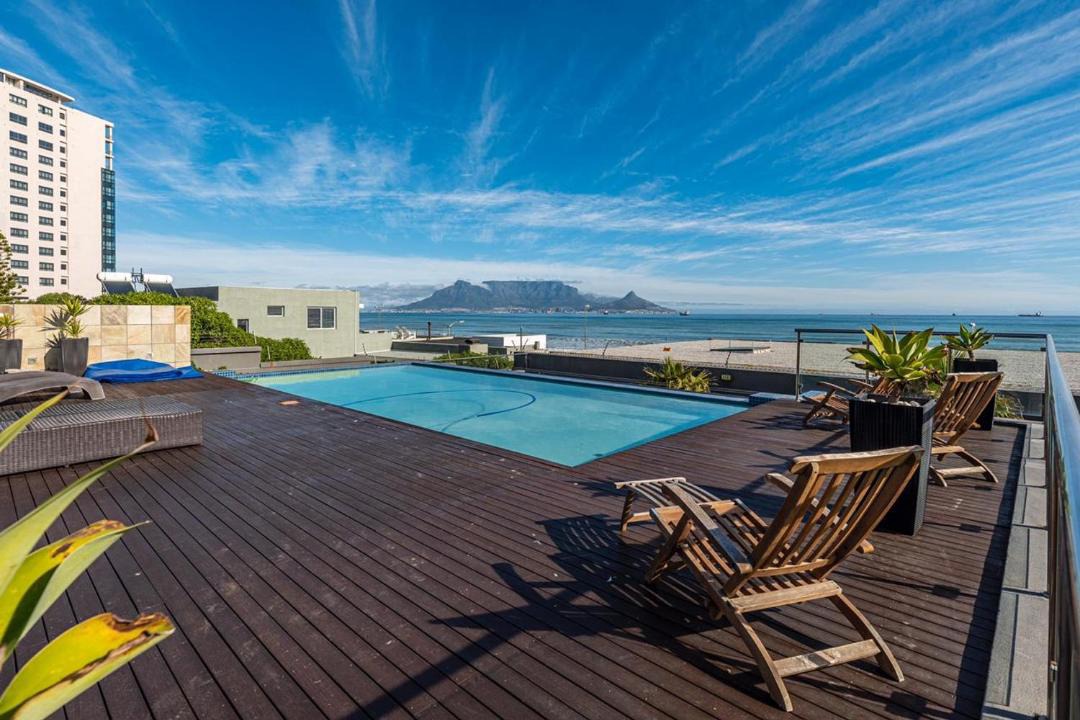 Photo of Others in Bloubergstrand