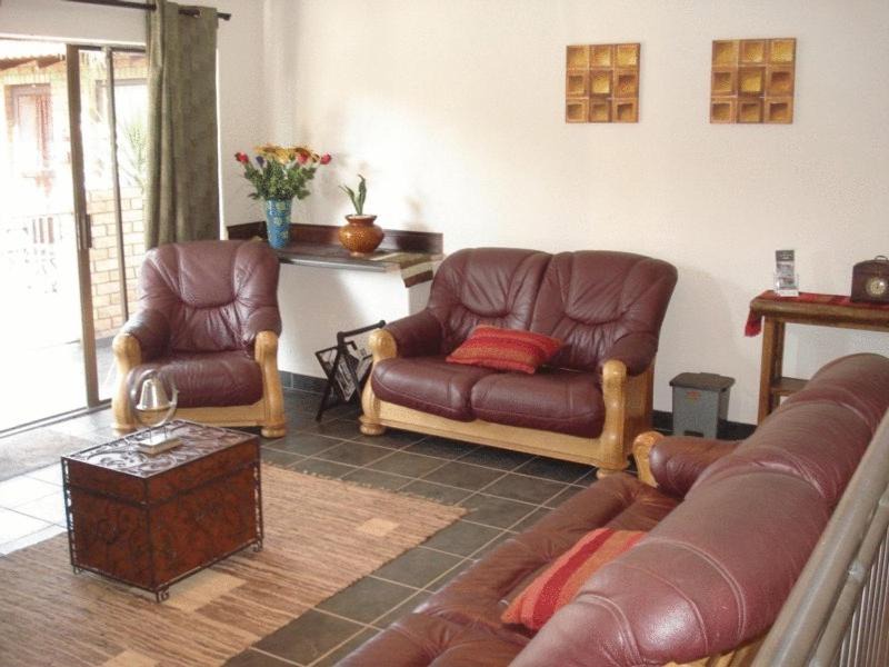 Photo of Livingroom in Eldoraigne
